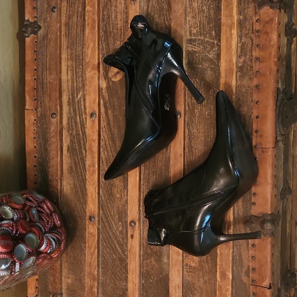 Soho Lab Black Stretch Vinyl Pointed Toe Booties - Picture 4 of 9